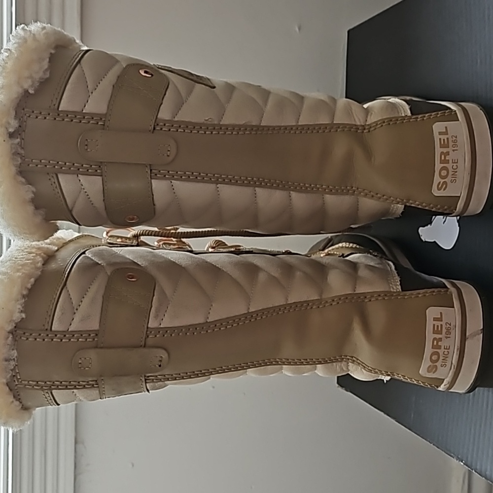 Boots - Picture 4 of 7